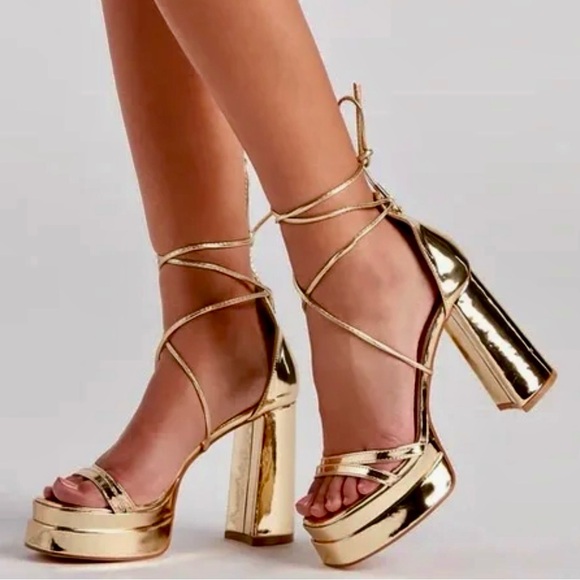 Windsor Store Shoes - NEW!!!WINDSOR STORE! Star Of The Show Platform Block
Heels Gold sold out!